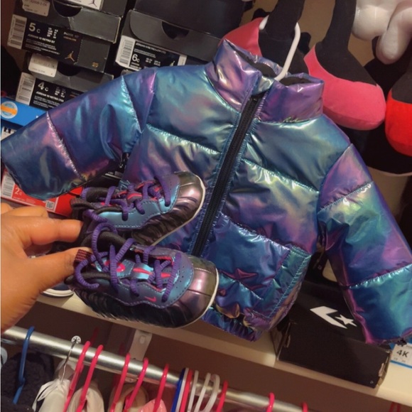 Iridescent Puffer Jacket and Nike Foam posite Set